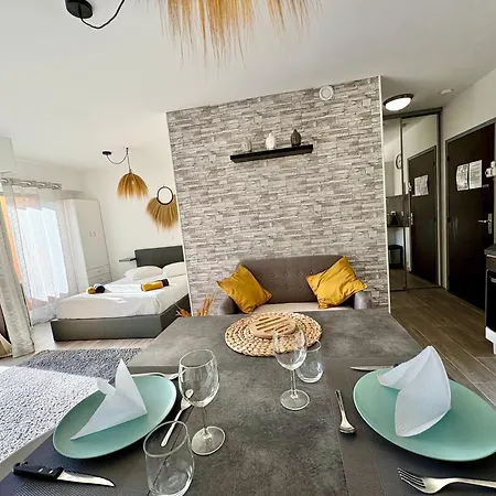 דירה A 200m De Monaco, Moderne, Terrasse & Clim בוסוליי